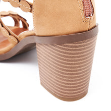 Load image into Gallery viewer, Sarita Block Heeled Strappy Sandals in tan